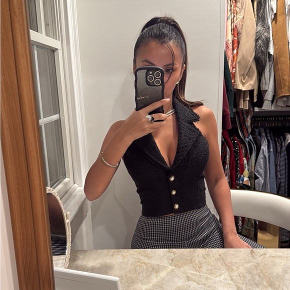 Alice + Olivia Black Halter Blouse with Notched Collar MERI HALTER VEST😍 - Picture 4 of 15